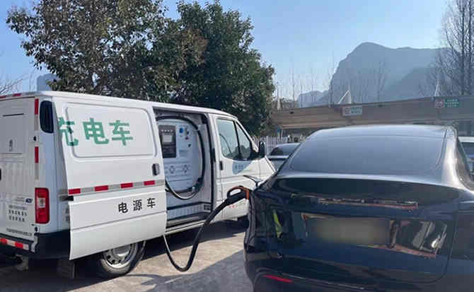 铜鼓汽车搭电