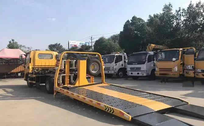 铜鼓汽车中途维修案例